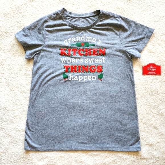 Tops - NWT Holiday Time Women's Christmas Grandma's Kitchen Graphic Gray T-Shirt size M
